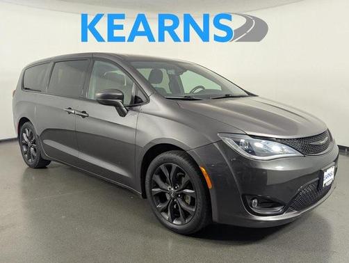 2020 Chrysler Pacifica Touring