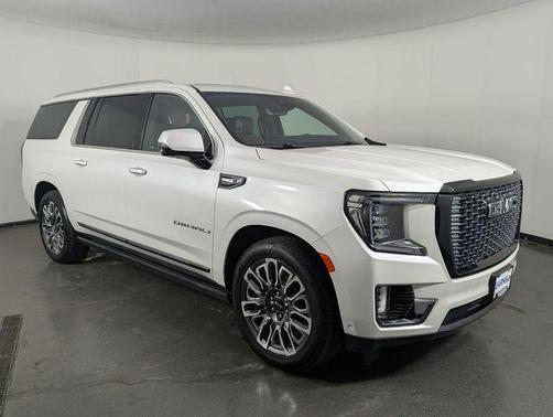 White Frost Tricoat 2023 GMC Yukon XL Denali Ultimate