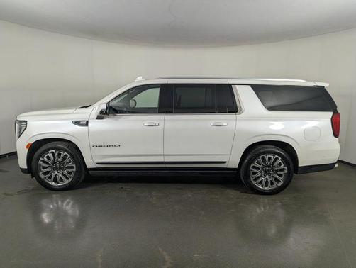 White Frost Tricoat 2023 GMC Yukon XL Denali Ultimate
