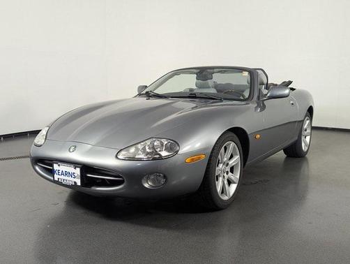 2004 Jaguar XK8 Base (A6)