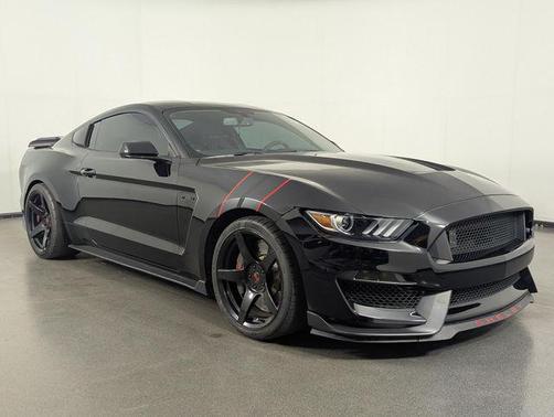 2017 Ford Shelby GT350 Base