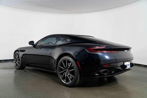 2017 Aston Martin DB11 Base