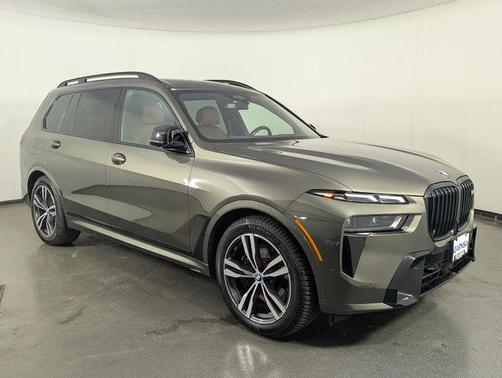 Manhattan Green Metallic 2024 BMW X7 M60i