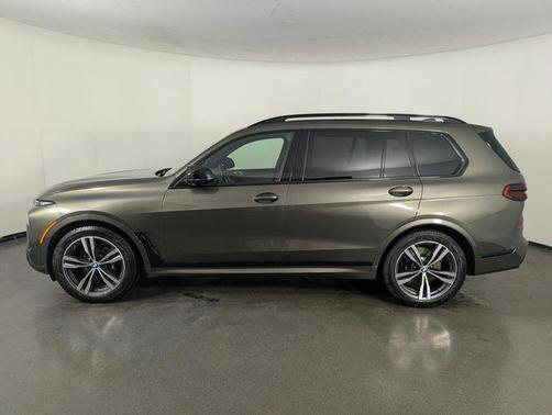 2024 BMW X7 M60i