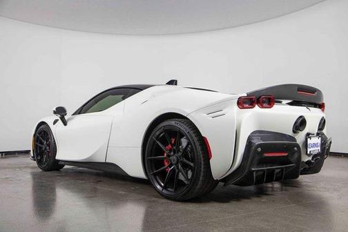 2022 Ferrari SF90 Stradale Base