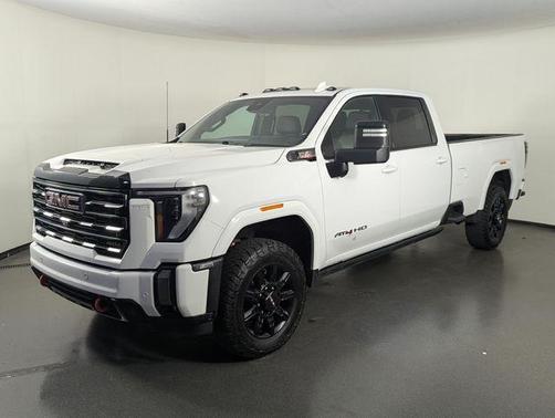 Summit White 2024 GMC Sierra 2500 AT4