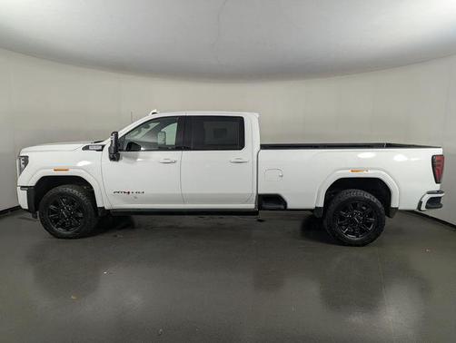 Summit White 2024 GMC Sierra 2500 AT4