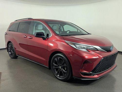 2023 Toyota Sienna XSE 7 Passenger