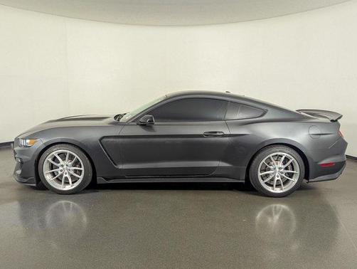 2017 Ford Shelby GT350 Base