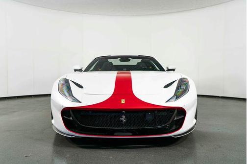Glossy Bianco Sanae 2022 Ferrari 812 GTS Base