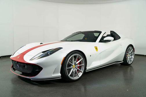 Glossy Bianco Sanae 2022 Ferrari 812 GTS Base