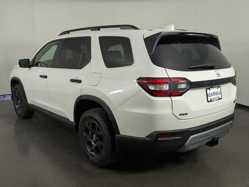 White 2025 Honda Pilot TrailSport