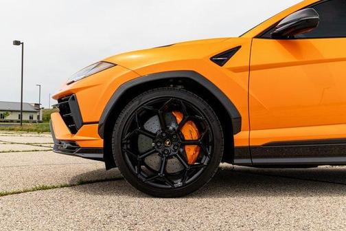 2024 Lamborghini Urus Performante