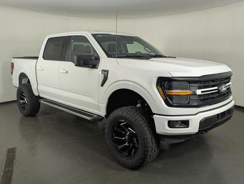 Oxford White 2025 Ford F-150 XLT
