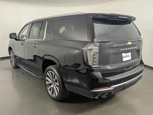 2025 Chevrolet Suburban 4WD High Country