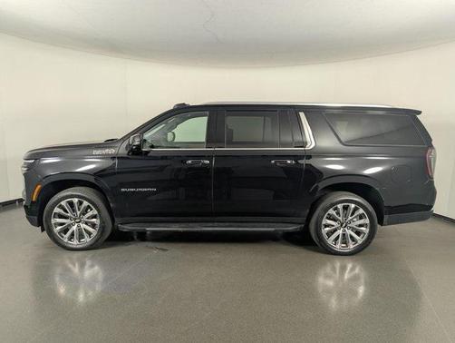 2025 Chevrolet Suburban 4WD High Country