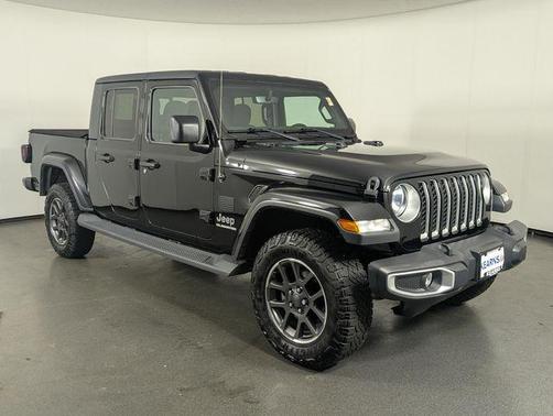 Black Clearcoat 2020 Jeep Gladiator Overland