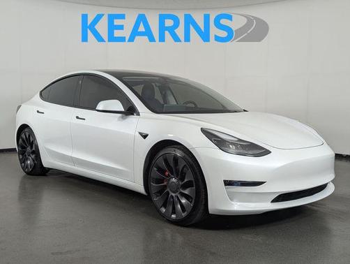 Pearl White Multi-Coat 2022 Tesla Model 3 Performance
