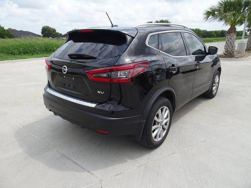 2022 Nissan Rogue Sport SV