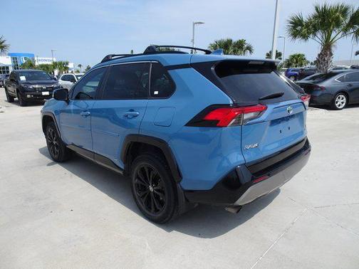 2023 Toyota RAV4 Hybrid SE