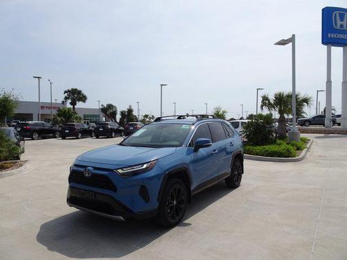 2023 Toyota RAV4 Hybrid SE