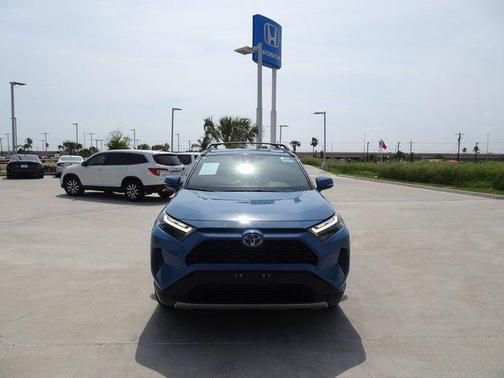 2023 Toyota RAV4 Hybrid SE