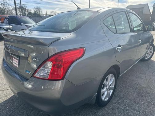 2014 Nissan Versa 1.6 SV