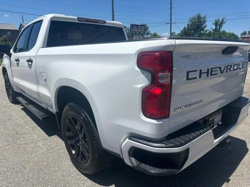 Summit White 2023 Chevrolet Silverado 1500 Custom