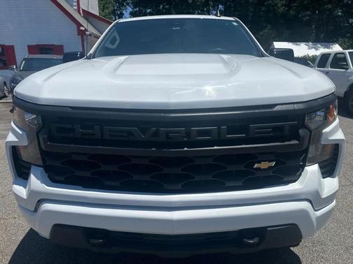 Summit White 2023 Chevrolet Silverado 1500 Custom