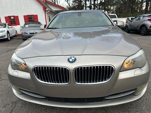 2011 BMW 528 528i