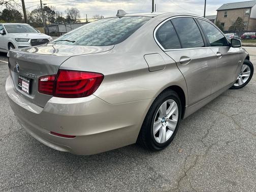 2011 BMW 528 528i