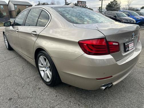 2011 BMW 528 528i