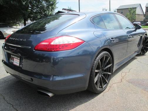 2013 Porsche Panamera 4