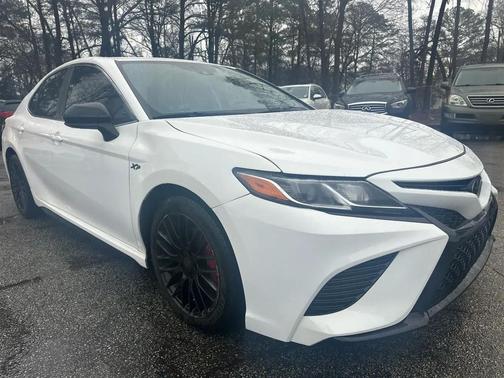 2020 Toyota Camry SE