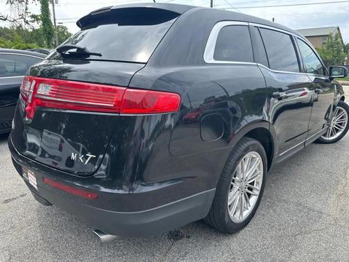Black 2019 Lincoln MKT Reserve