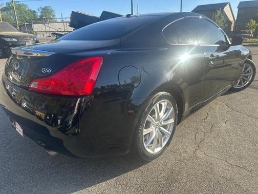 Black Obsidian 2014 INFINITI Q60 Journey