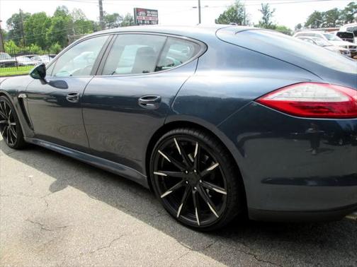2013 Porsche Panamera 4