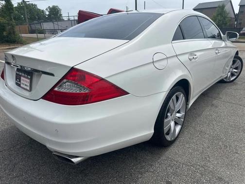 White 2009 Mercedes-Benz CLS-Class CLS550