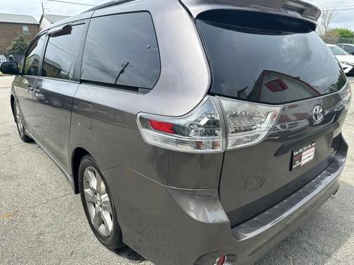 2012 Toyota Sienna SE