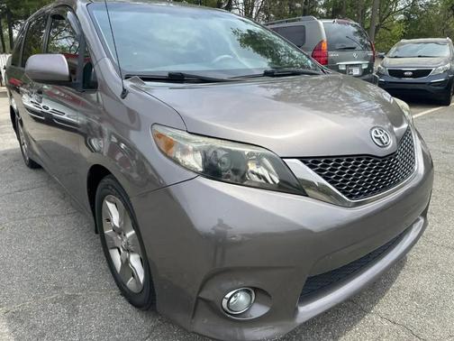 2012 Toyota Sienna SE