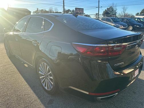2017 Kia Cadenza Premium