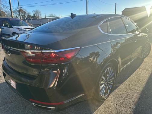 2017 Kia Cadenza Premium