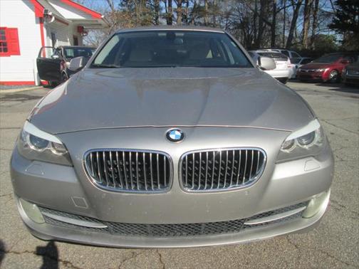 2011 BMW 528 528i