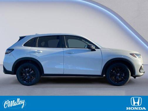 Platinum White Pearl 2026 Honda HR-V AWD Sport