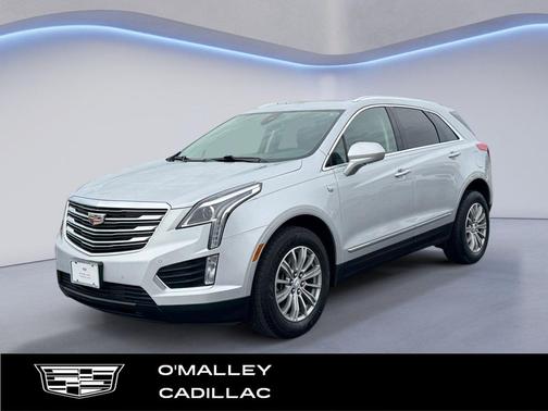Radiant Silver Metallic 2017 Cadillac XT5 Luxury