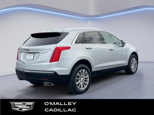 Radiant Silver Metallic 2017 Cadillac XT5 Luxury