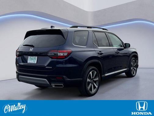 2023 Honda Pilot Touring 8-Passenger
