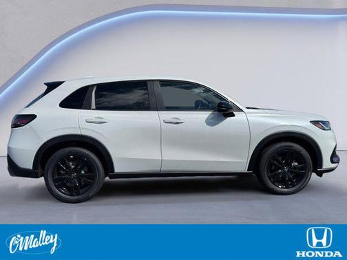 Platinum White Pearl 2026 Honda HR-V AWD Sport