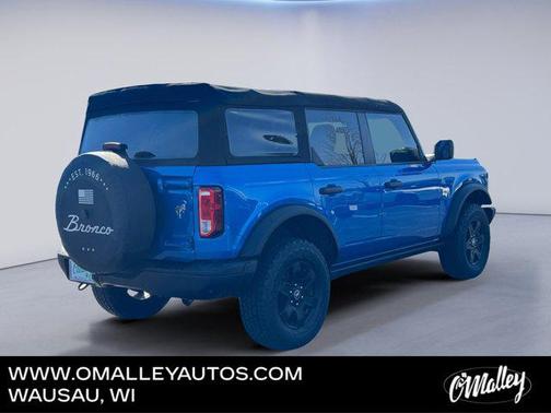 Velocity Blue Metallic 2022 Ford Bronco Black Diamond