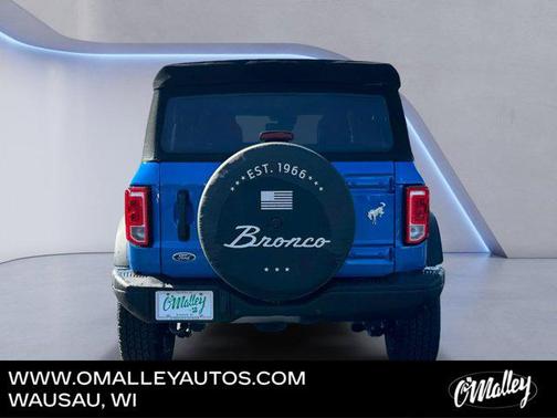 Velocity Blue Metallic 2022 Ford Bronco Black Diamond